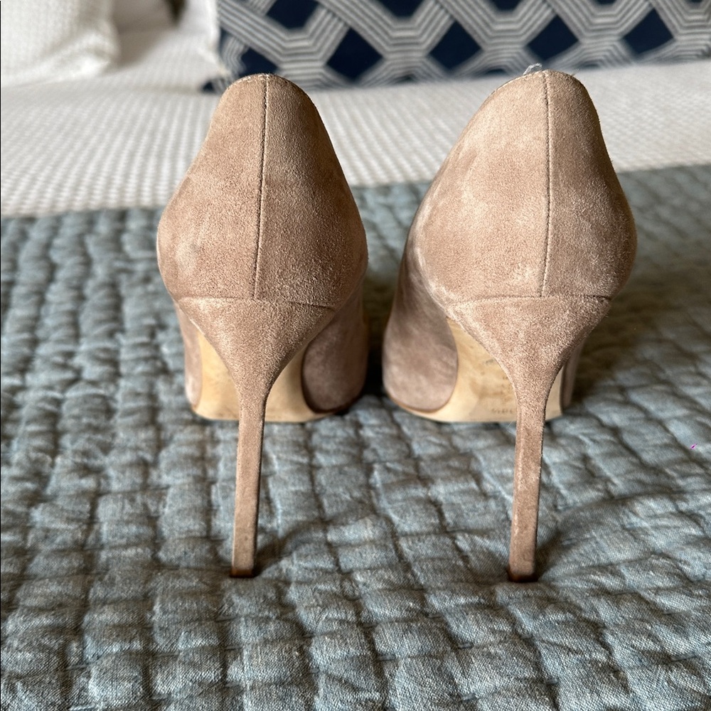 Manolo Blahnik Nude Heels - Picture 3 of 5